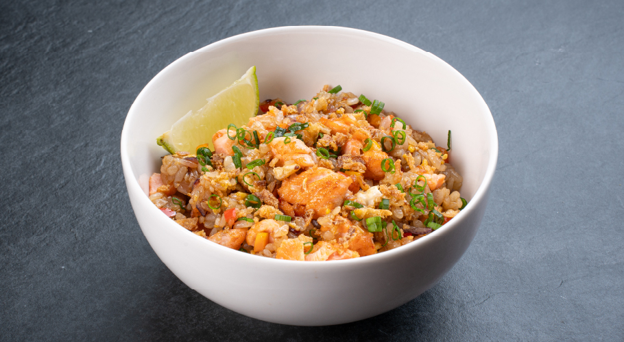  Смажений рис з лососем з доставкою від Yaposhka